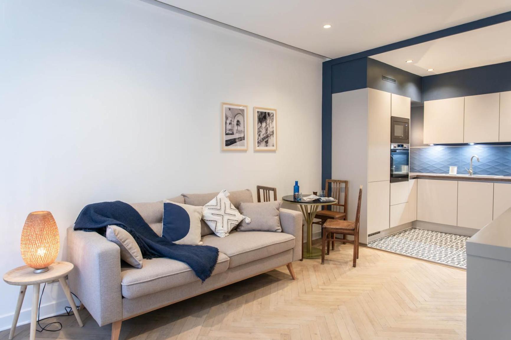 L48 Smart 1 Bdr Ac. Centre 10mins Sea * Nice
