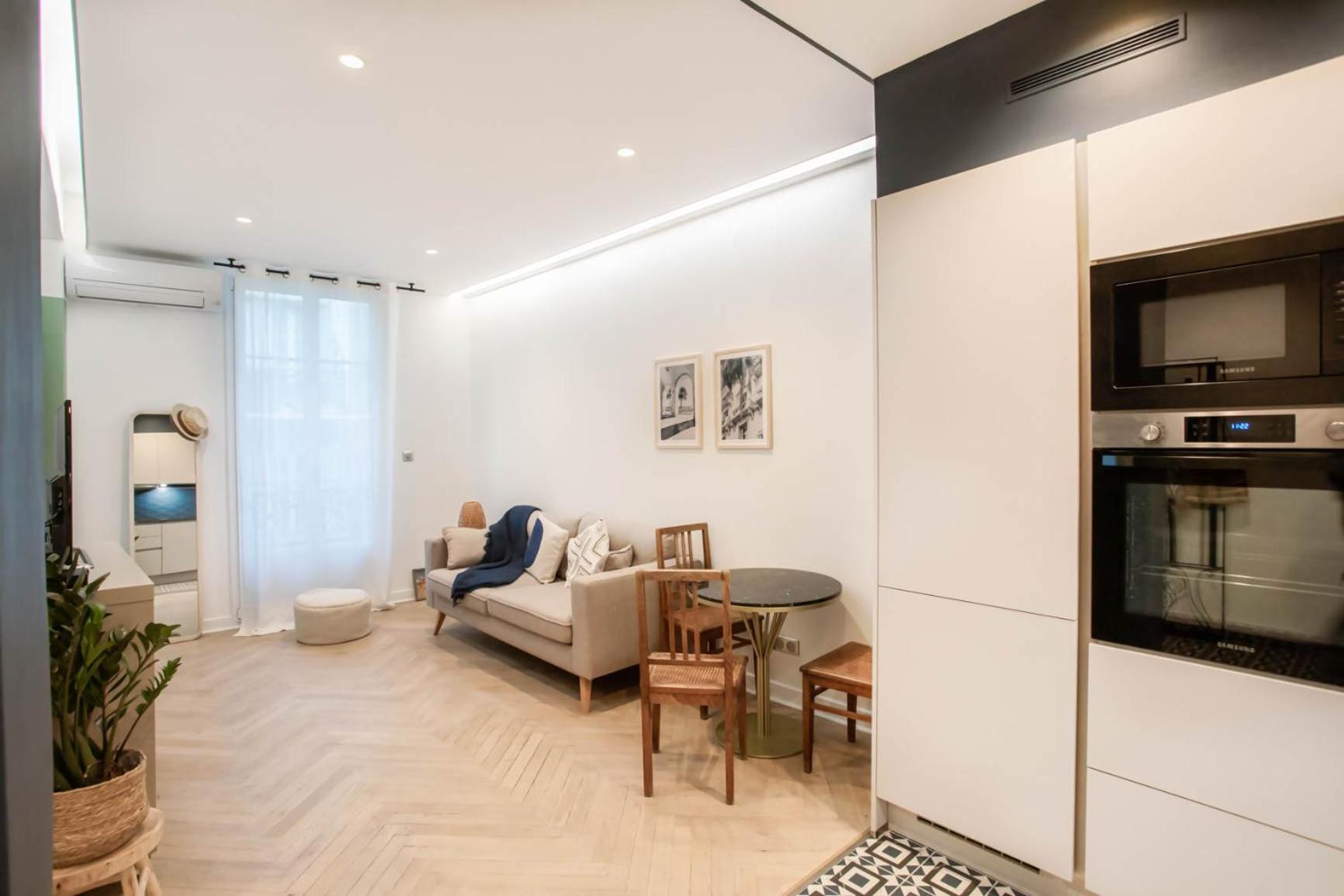 L48 Smart 1 Bdr Ac. Centre 10mins Sea Nizza
